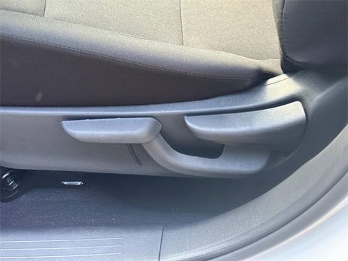 New 2025 Nissan Kicks Play S image 26