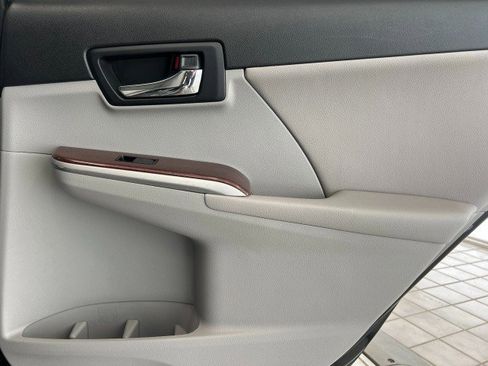 Used 2012 Toyota Camry XLE w/ Leather Pkg FWD image 36