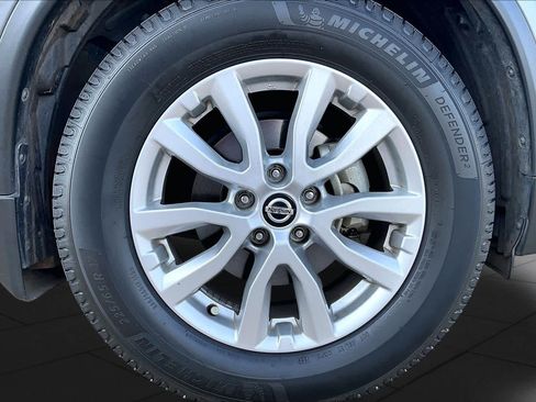 Used 2019 Nissan Rogue SV FWD image 10
