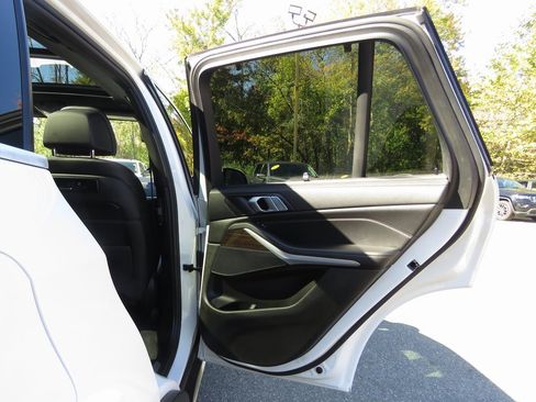 Used 2019 BMW X5 xDrive40i w/ Luxury Seating Package image 16