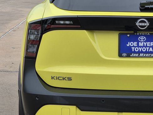 Used 2025 Nissan Kicks SR AWD/4WD image 10