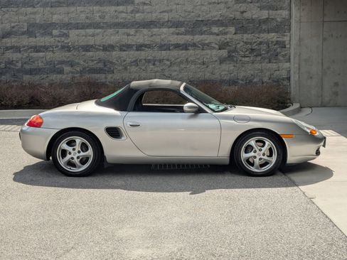 Used 2000 Porsche Boxster RWD image 8