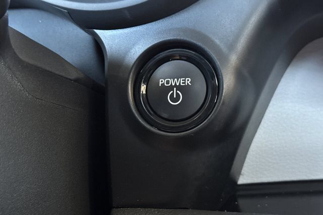 Certified 2026 Toyota Sienna XLE FWD image 28