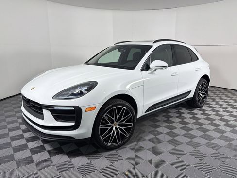 Certified 2026 Porsche Macan image 1