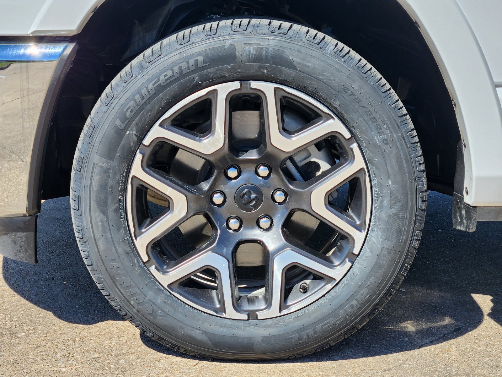 Used 2026 RAM 1500 Laramie AWD/4WD image 22