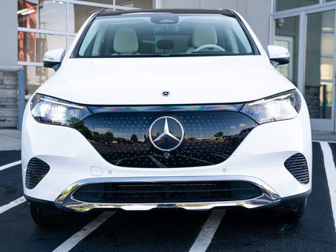 Used 2023 Mercedes-Benz EQE 350+ SUV image 4