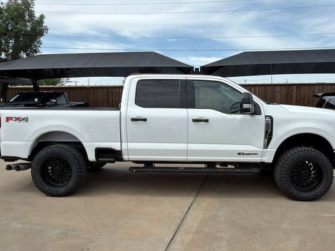 Used 2024 Ford F250 XLT w/ FX4 Off-Road Package AWD/4WD image 4