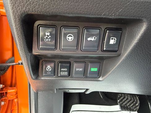 Used 2018 Nissan Rogue SL w/ Premium Package AWD/4WD image 23