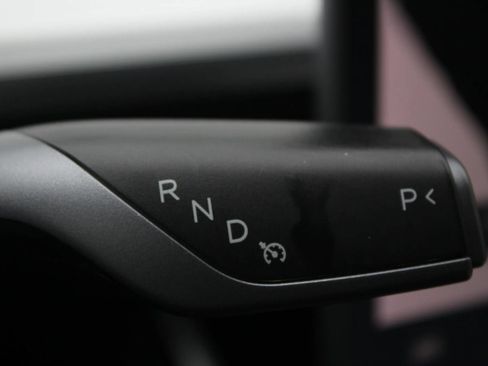 Used 2020 Tesla Model Y Long Range image 27