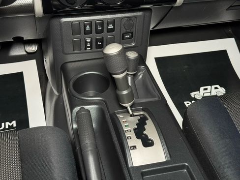 Used 2007 Toyota FJ Cruiser 4WD image 27