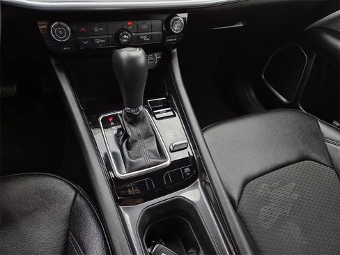 Used 2024 Jeep Compass Latitude image 12