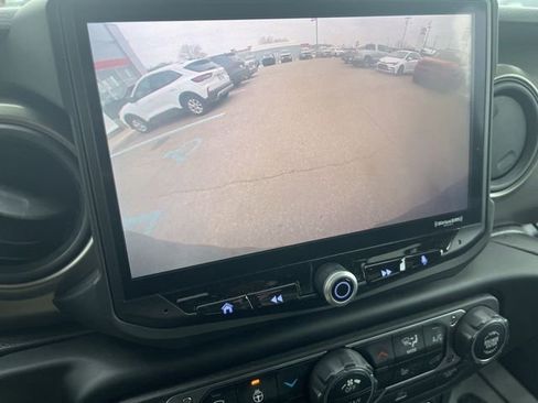 Used 2023 Jeep Wrangler Unlimited Sport image 19