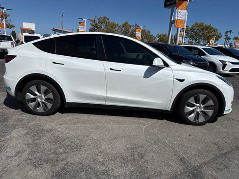 Used 2022 Tesla Model Y Long Range AWD/4WD image 14