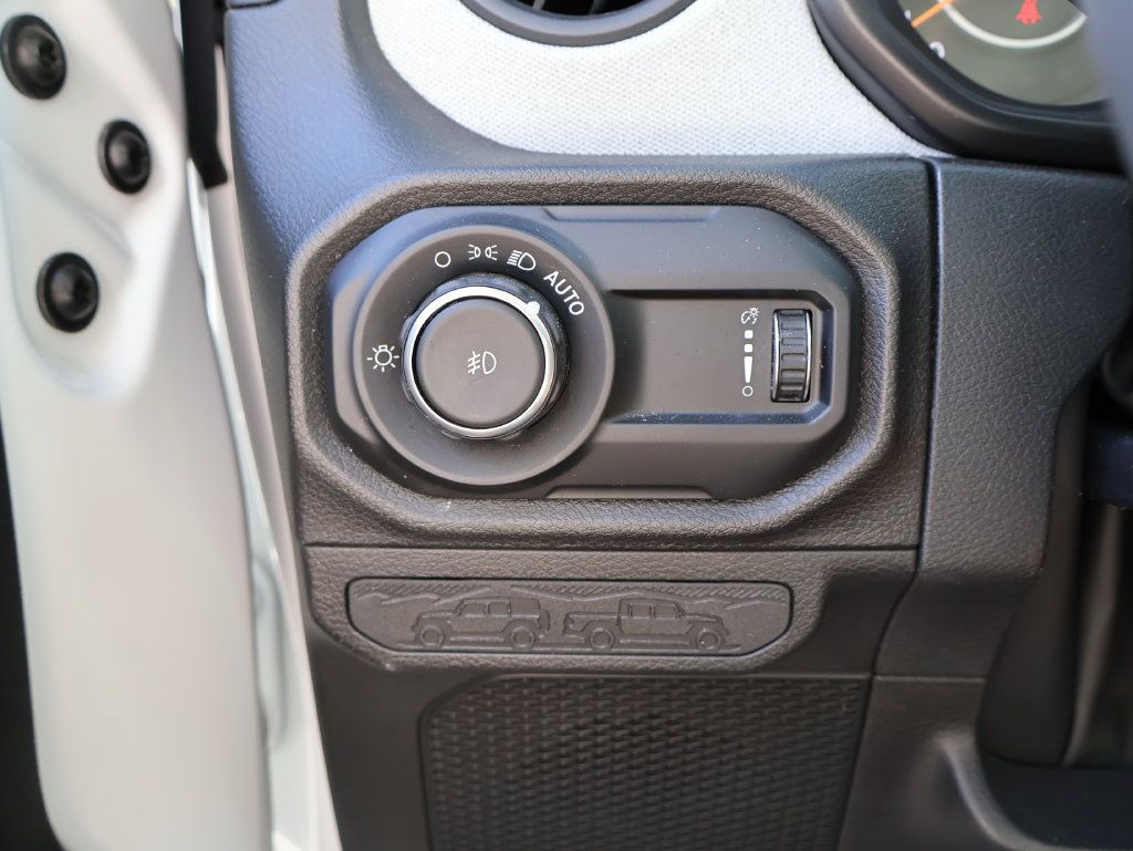Used 2024 Jeep Wrangler Unlimited Sport AWD/4WD image 29