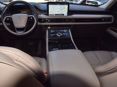 Used 2022 Lincoln Aviator Reserve w/ Equipment Group 201A image 17