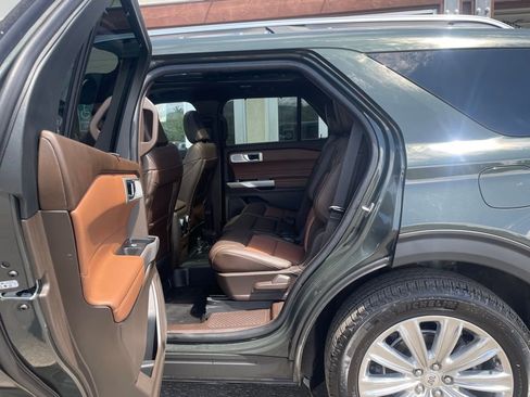 Used 2024 Ford Explorer King Ranch w/ Technology Package AWD/4WD image 16