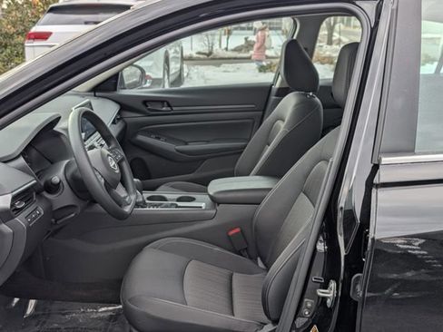 Certified 2025 Nissan Altima 2.5 S FWD image 15