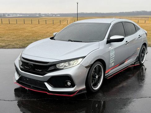 Used 2018 Honda Civic Sport image 4