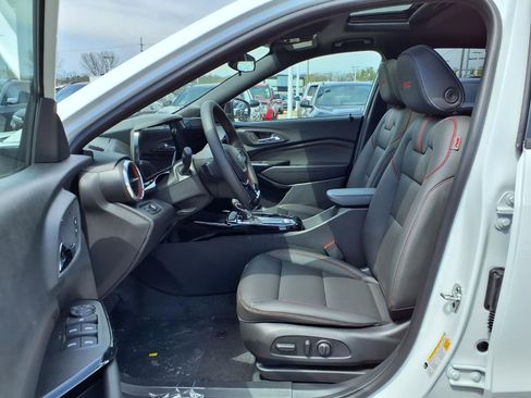 New 2026 Chevrolet Trax RS w/ Sunroof Package FWD image 15