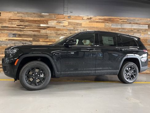 New 2025 Jeep Grand Cherokee L Altitude image 20