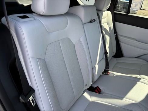 New 2026 Jeep Cherokee Laredo AWD/4WD image 19