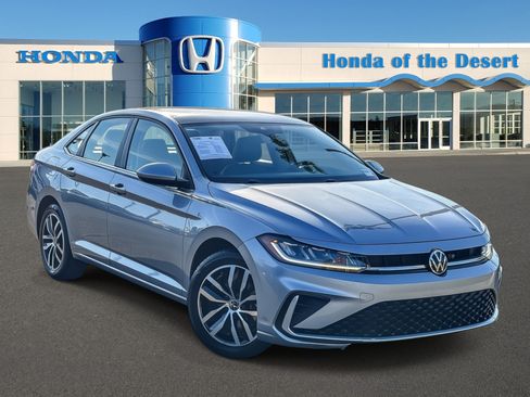 Used 2025 Volkswagen Jetta SE FWD image 1