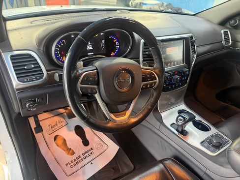 Used 2015 Jeep Grand Cherokee Overland w/ Advanced Technology Group AWD/4WD image 28