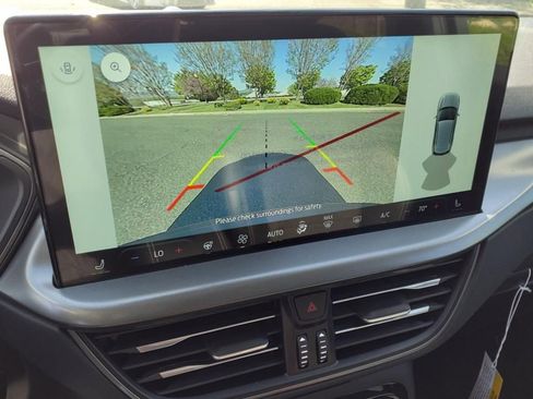 New 2025 Ford Escape SE image 19