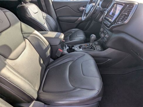 Used 2019 Jeep Cherokee Limited image 19