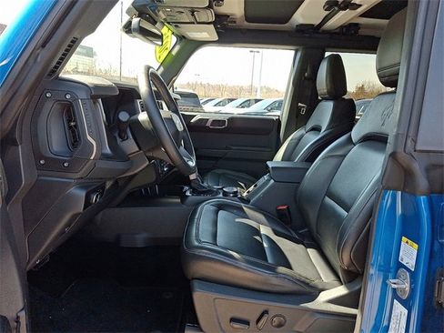 Used 2025 Ford Bronco Badlands image 16
