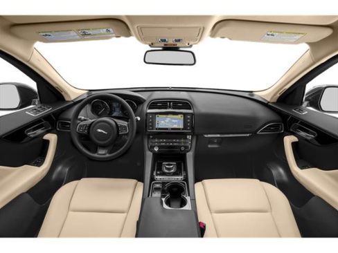 Used 2019 Jaguar F-PACE Premium AWD/4WD image 9