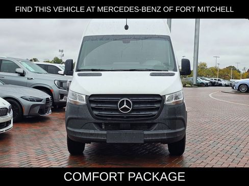 Used 2024 Mercedes-Benz Sprinter 2500 image 3