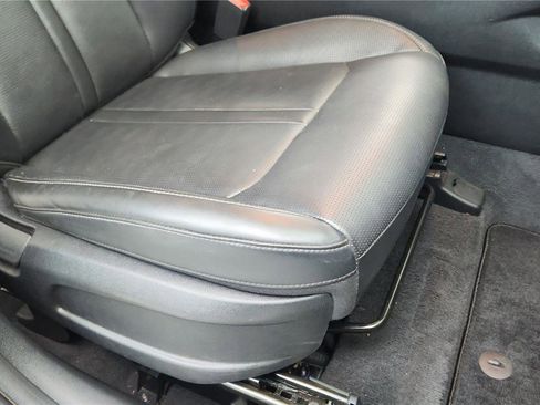 Used 2024 Kia Sorento S image 29