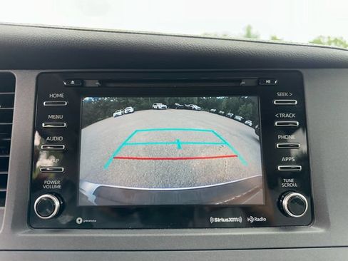 Used 2019 Toyota Sienna XLE w/ Entertainment Package FWD image 38