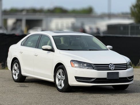 Used 2013 Volkswagen Passat 2.5 SE image 1