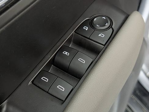 Used 2023 Chevrolet Colorado ZR2 w/ ZR2 Convenience Package III image 25