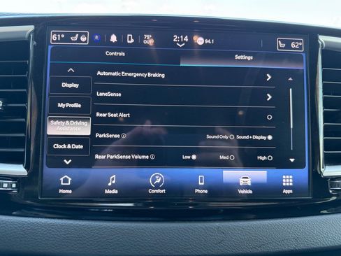 Used 2024 Chrysler Pacifica Touring-L FWD image 44