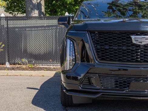 Used 2026 Cadillac Escalade V AWD/4WD image 5