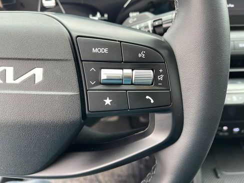 Used 2025 Kia K4 EX image 33