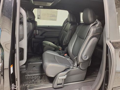 New 2026 Toyota Sienna XLE Woodland Edition image 24