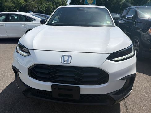 Used 2023 Honda HR-V Sport image 2