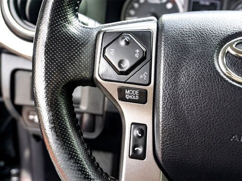 Used 2018 Toyota Tacoma SR5 image 18