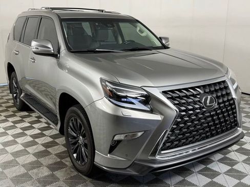Used 2023 Lexus GX 460 Premium w/ Accessory Package AWD/4WD image 11