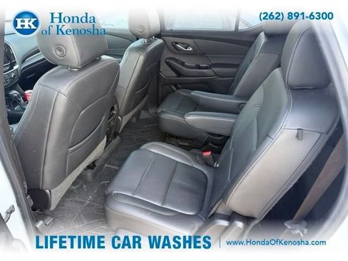Used 2022 Chevrolet Traverse LT w/ LT Premium Package AWD/4WD image 8