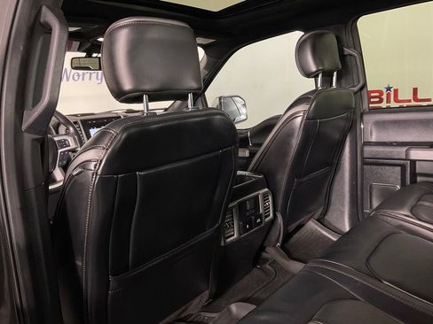 Used 2019 Ford F150 Platinum w/ Equipment Group 701A Luxury AWD/4WD image 15