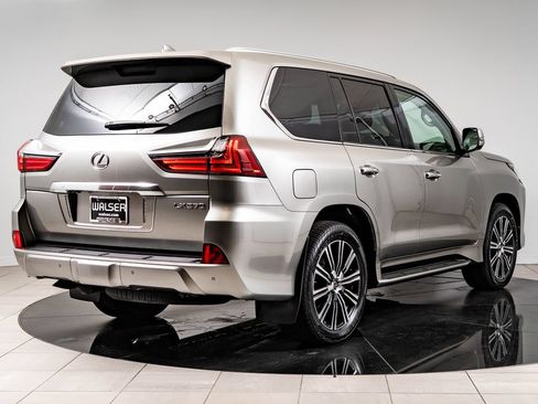 Certified 2021 Lexus LX 570 4WD w/ Luxury Package image 10
