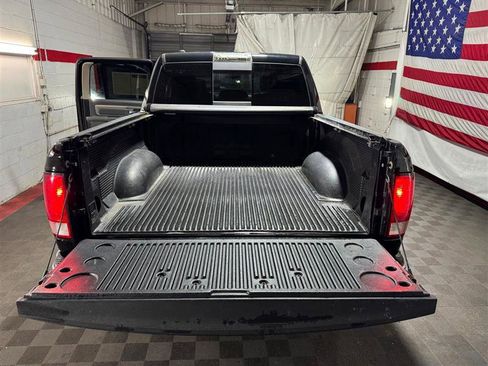 Used 2018 RAM 1500 Classic SLT image 12