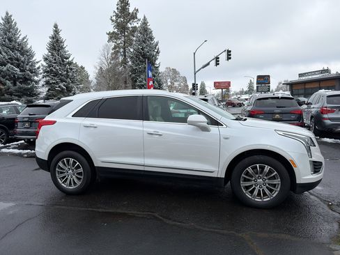 Used 2017 Cadillac XT5 Luxury w/ Driver Awareness Package image 7