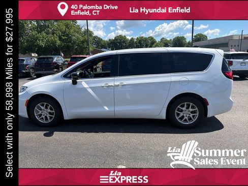 Used 2025 Chrysler Pacifica Select FWD image 6