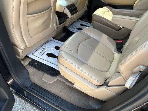 Used 2010 GMC Acadia SLT AWD/4WD image 9